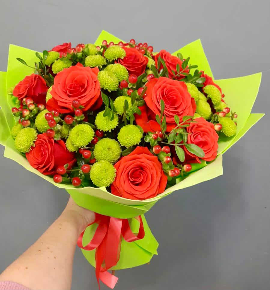 Букет цветов из: Хризантемы и Розы в Екатериноградской