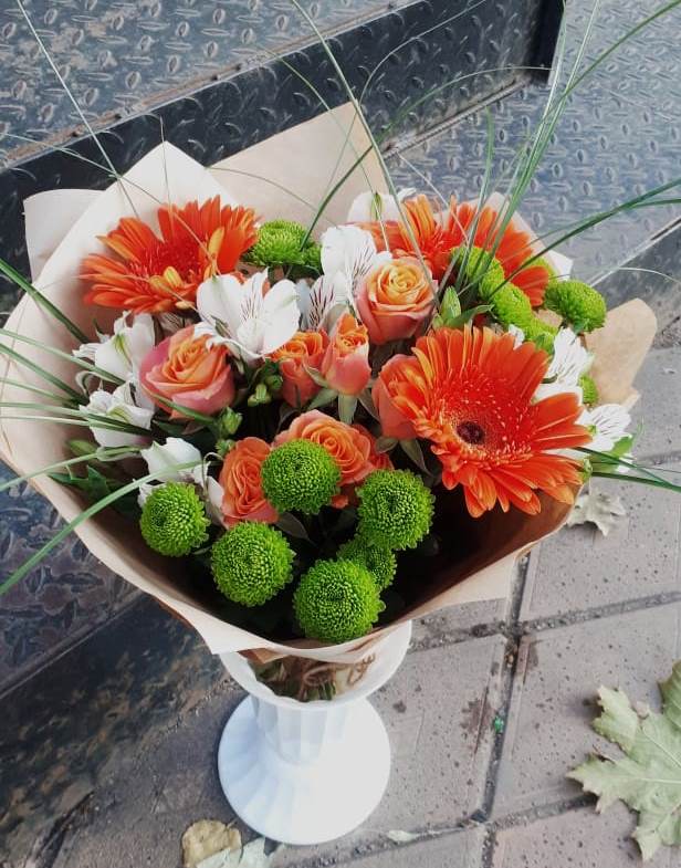 Букет цветов из: Герберы, Хризантемы, Альстромерии и Розы в Екатериноградской