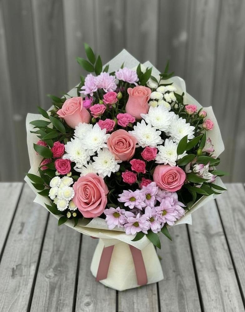 Букет цветов из: Альстромерии, Гвоздики, Розы и Хризантемы в Екатериноградской