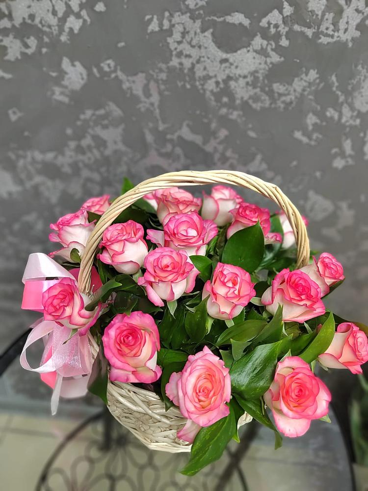 Цветочная композиция из Розы в корзине в Екатериноградской