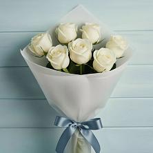 Букет 7 Белых роз Эдлесс Лав в Екатериноградской