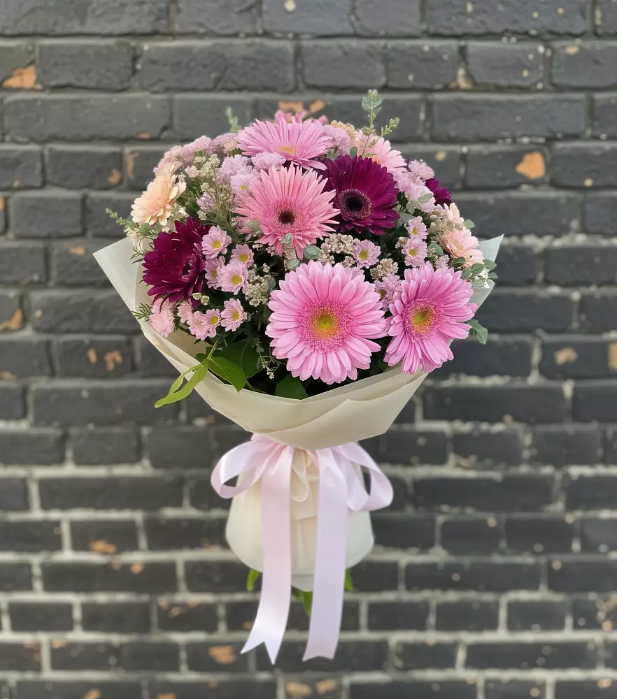 Букет цветов из: Герберы и Хризантемы в Екатериноградской