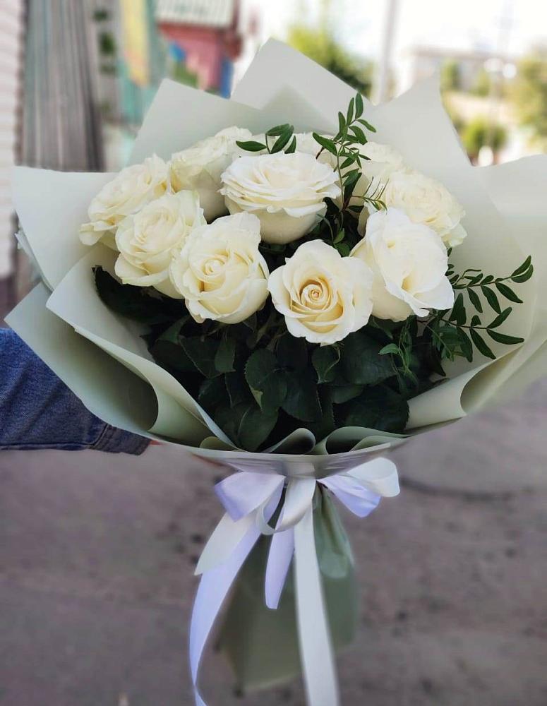 Букет Белые розы Проуд в Екатериноградской
