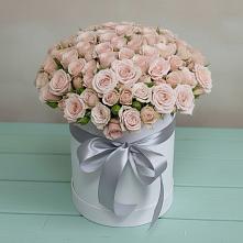 Цветочная композиция из Розы в шляпной коробке в Екатериноградской