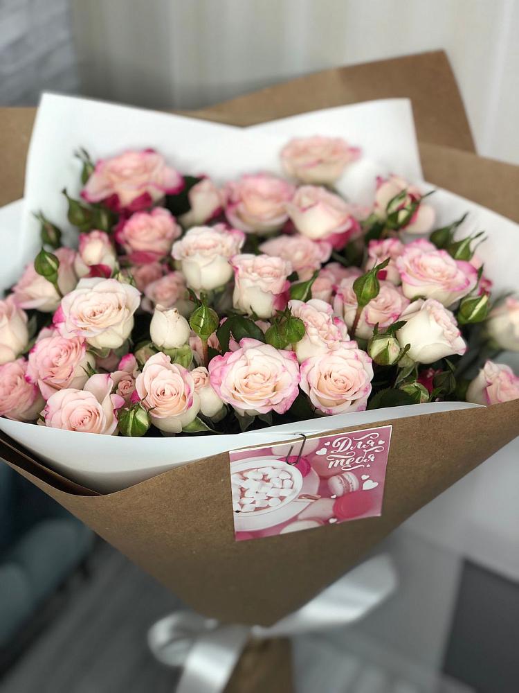 Букет цветов из: Розы в Екатериноградской