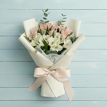 Букет цветов из:  Альстромерии в Екатериноградской