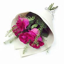 Букет цветов из:  Розы в Екатериноградской