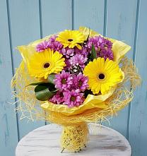 Букет цветов из:  Хризантемы и Герберы в Екатериноградской