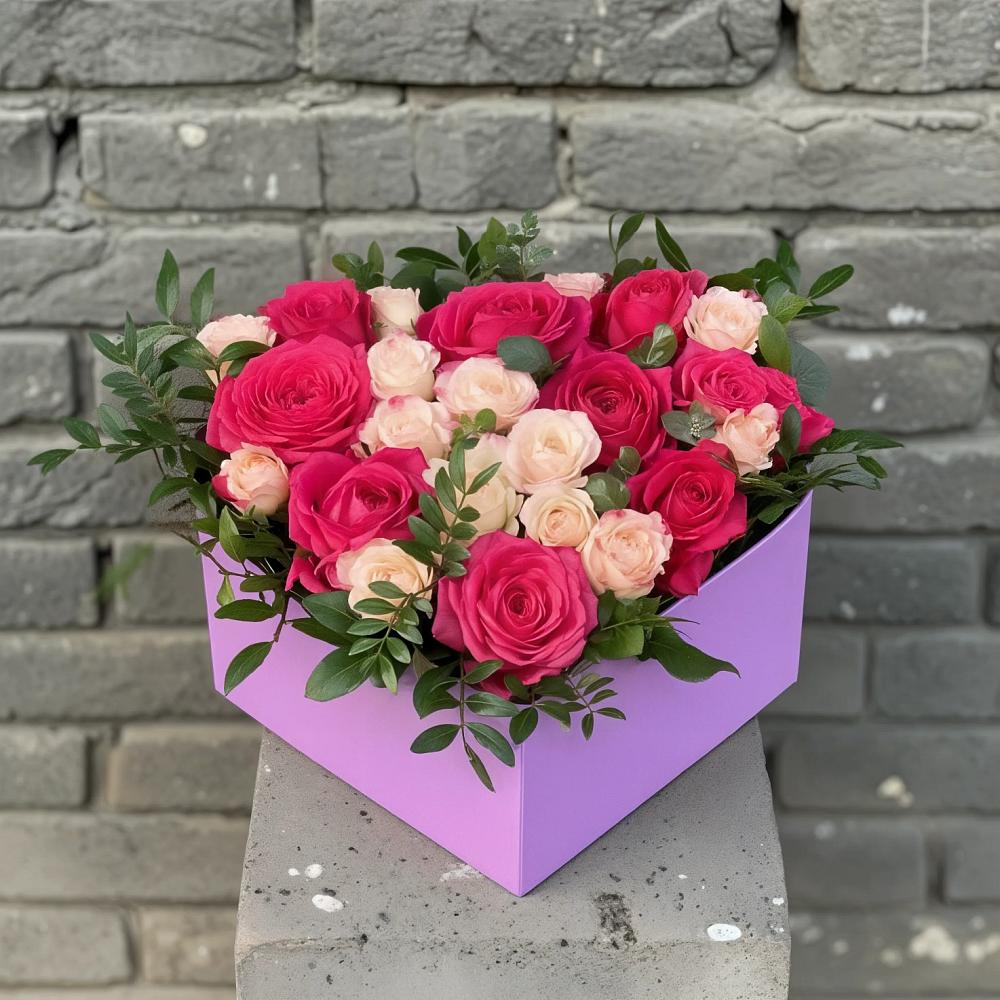 Цветочная композиция из Розы в коробке в Екатериноградской