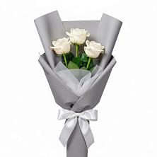Букет 3 белые розы в Екатериноградской