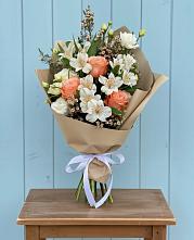 Букет цветов из:  Альстромерии, Лизиантусы, Розы и Хризантемы #REPLACE_PRED# Екатериноградской