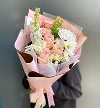 Букет цветов из:  Хризантемы и Розы в Екатериноградской