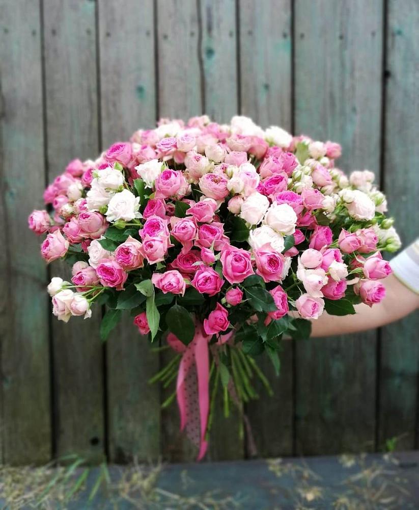Букет Розовые кустовые розы Натали и Лав Лидия в Екатериноградской