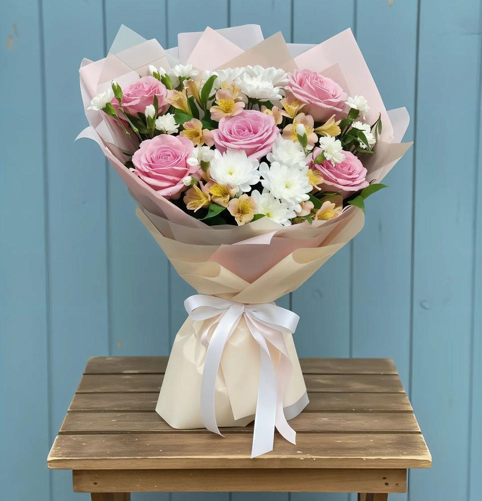 Букет цветов из: Гвоздики, Орхидеи и Розы в Екатериноградской