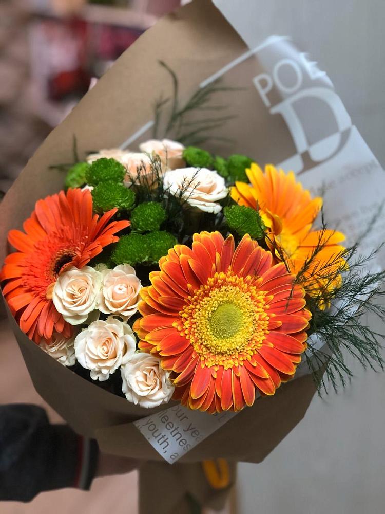 Букет цветов из: Герберы, Хризантемы и Розы в Екатериноградской