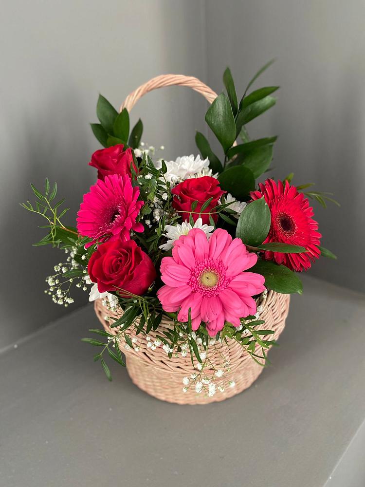 Цветочная композиция из Розы, Хризантемы и Герберы в корзине в Екатериноградской